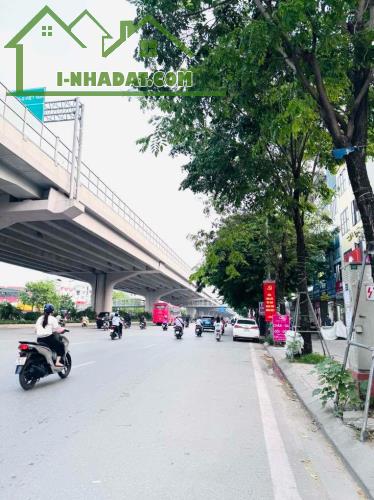 Bán nhà Phạm Văn Đồng dân xây chắc chắn 4 tầng 45m, ô tô, kinh doanh bất chấp, giá 13 tỷ - 4