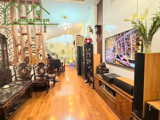 PHÂN LÔ QUÂN ĐỘI - BA ĐÌNH - Ô TÔ - NỘI THẤT GỖ SỊN - 66M - 4 TẦNG - GIÁ TỐT- - 1