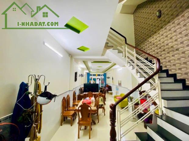 NHÀ ĐẸP 3 TẦNG-4.2Mx24M-20M RA MẶT TIỀN NGAY CHỢ PHẠM VĂN BẠCH - 4
