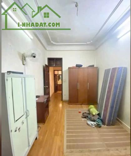 Cho thuê nhà nguyên căn ngõ Thống nhất, Đại La, Hai Bà Trưng 32m x 4T giá 9 triệu