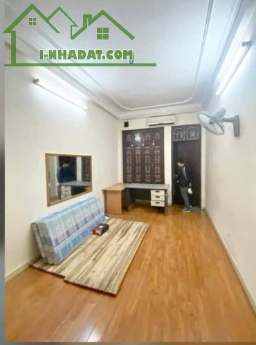 Cho thuê nhà nguyên căn ngõ Thống nhất, Đại La, Hai Bà Trưng 32m x 4T giá 9 triệu - 1
