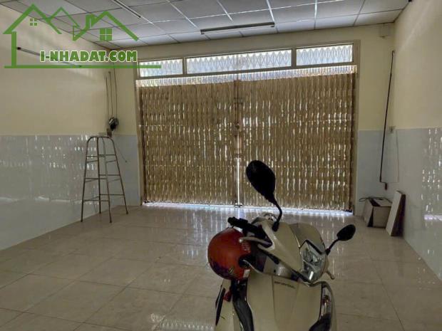 Bán nhà mặt phố Tân Hòa Đông, Q.6, 10 tỷ, sổ hồng - 1