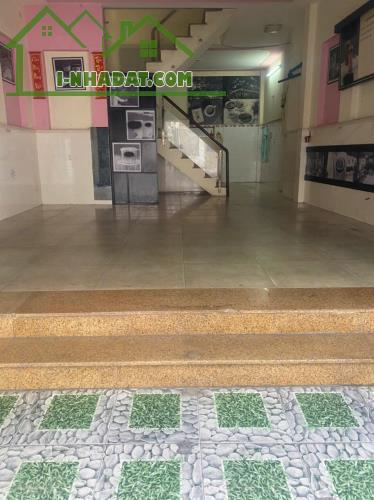 Nhà 2 Tầng Xe Hơi Tới Cửa – Gần Chợ, Giá Tốt Quận Tân Phú