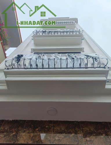 Bán gấp Liên Mạc chỉ 4,55 tỷ, 36,2m2 -5T-4PN, ngõ thoáng, sát phố.