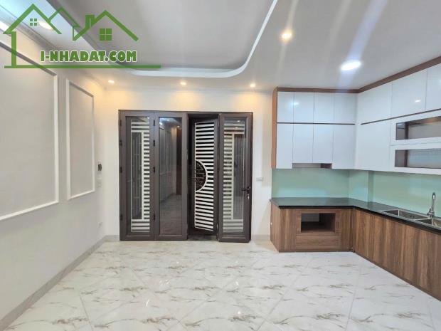 CHỦ ĐẦU TƯ CÓ TIẾNG - MỚI KOONG - GẦN PHỐ - Ô TÔ SÁT NHÀ - NGÕ ĐẸP - TIỆN ÍCH NGẬP TRÀN - 1