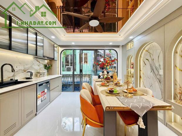 Cần tiền,Bán nhà Q1 Gần Trường chuyên Trần Đại Nghĩa, 48m2 Giá 3tỷ890, Sổ hồng riêng, Đườn