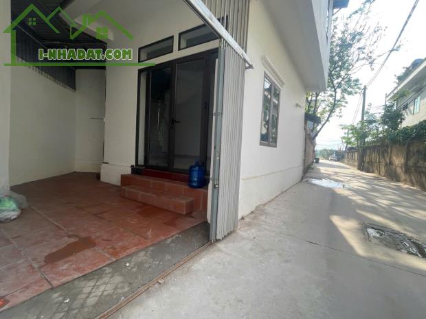 Bán nhà Trung Tâm Thị Trấn Chúc Sơn           
Diện tích :47,4m đất sẵn nhà 2 tầng - ô