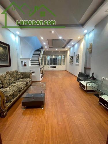 ❤️CHO THUÊ Nhà Mặt Phố Nguyễn Phong Sắc, DT 60m, 5 tầng, MT 4.5m, THÔNG SÀN, KD - 2