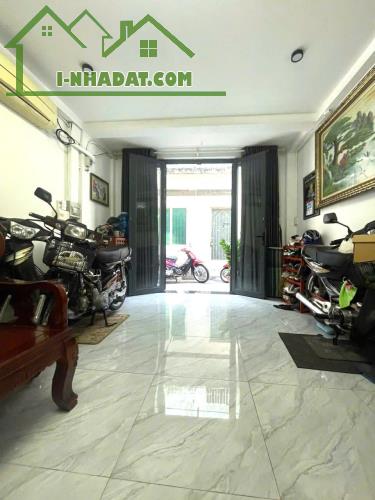 Bán Nhà Tân Phú, sát Mặt Tiền Kênh Tân Hoá, 2 tầng, gần 40m2, chỉ 3 tỹ nhỉnh