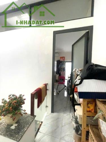 Bán Nhà Tân Phú, sát Mặt Tiền Kênh Tân Hoá, 2 tầng, gần 40m2, chỉ 3 tỹ nhỉnh - 2