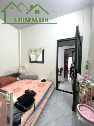 Bán Nhà Tân Phú, sát Mặt Tiền Kênh Tân Hoá, 2 tầng, gần 40m2, chỉ 3 tỹ nhỉnh - 3