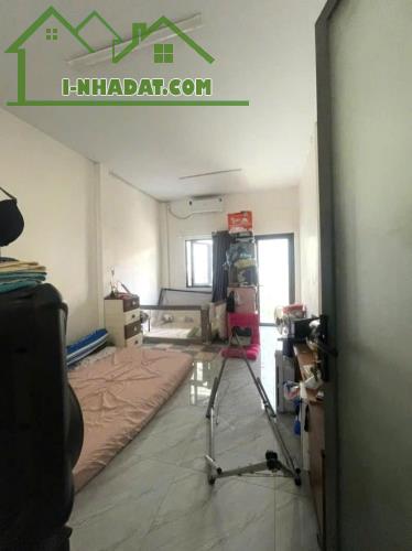 Bán Nhà Tân Phú, sát Mặt Tiền Kênh Tân Hoá, 2 tầng, gần 40m2, chỉ 3 tỹ nhỉnh - 4