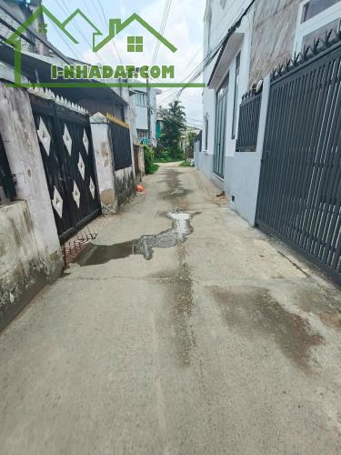 Nhà sổ riêng thổ cư giá rẻ 2.4 tỷ/65 m2/1 lầu 1 trệt, đường ô tô - 4