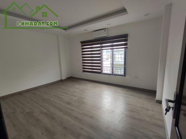 Cho thuê nhà 6 tầng,nhà mới,có thang máy, diện tích 42m2,ngõ cách mặt đường Kim Giang 20m - 3
