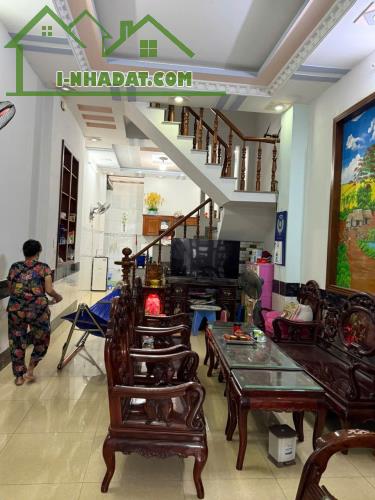 Nhà xịn 2 lầu 4mx16m sân ô tô đường 6m tân chánh hiệp 36 chợ đông bắc - 2