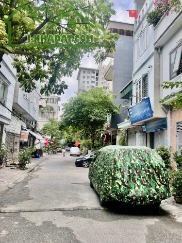 Cần Bán Gấp Nhà DÂN XÂY Việt Hưng 50m2-Mt 5m-hơn 7 tỷ-Ô TÔ-NGÕ THÔNG-FULL NỘI THẤT-SỔ VUÔN
