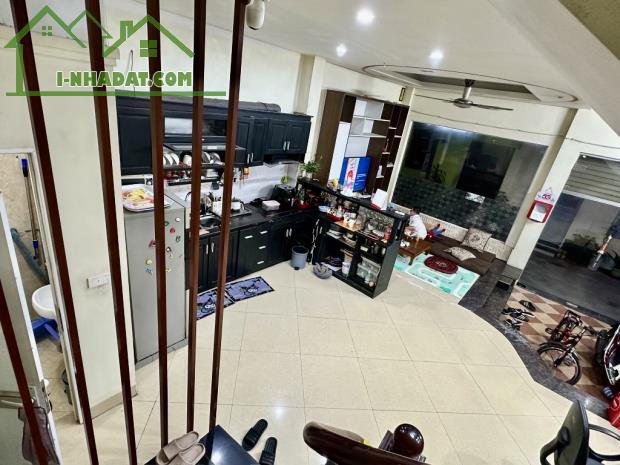 Cần Bán Gấp Nhà DÂN XÂY Việt Hưng 50m2-Mt 5m-hơn 7 tỷ-Ô TÔ-NGÕ THÔNG-FULL NỘI THẤT-SỔ VUÔN - 1