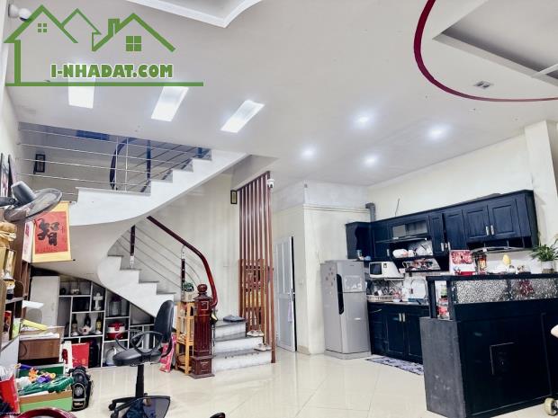 Cần Bán Gấp Nhà DÂN XÂY Việt Hưng 50m2-Mt 5m-hơn 7 tỷ-Ô TÔ-NGÕ THÔNG-FULL NỘI THẤT-SỔ VUÔN - 2