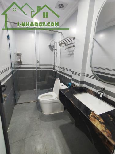 Cho thuê nhà 6 tầng,nhà mới,có thang máy, diện tích 42m2,ngõ cách mặt đường Kim Giang 20m - 7