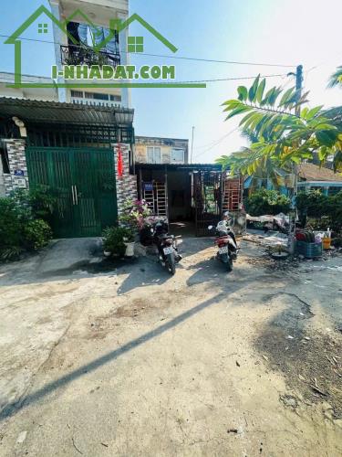 🍓 Nhà Mặt tiền bờ  rạch đường THẠNH LỘC 12, phường THẠNH LỘC,Q12 , Dt( 4mx23m )thổ cư 72m