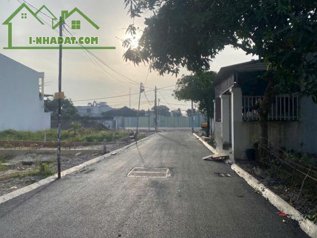 Bán lô đất trước mặt đường nhựa phường 11 gần bệnh viện mới vũng tàu DT: 90m² phủ Hồng