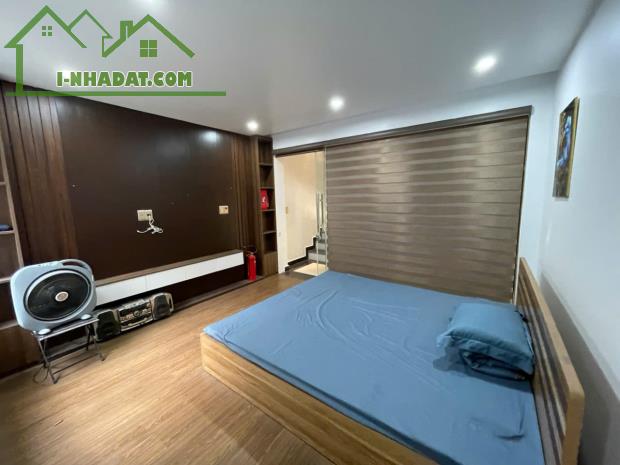 Cho thuê nhà 4 p.ngủ khép kín phố Văn Cao, DT: 76m2. - 3