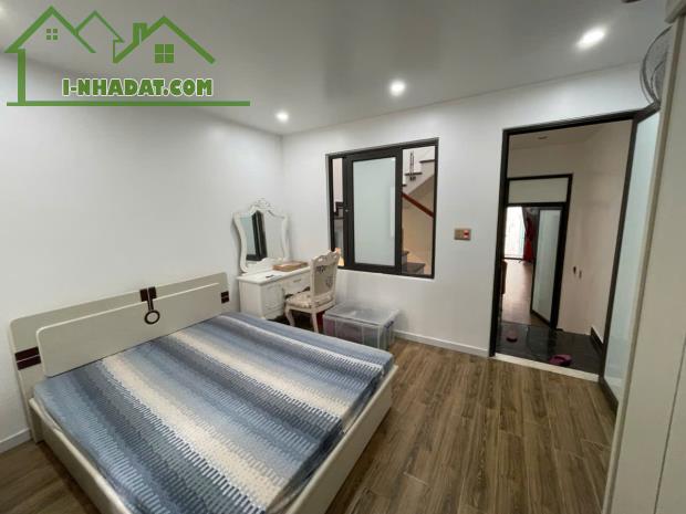 Cho thuê nhà 4 p.ngủ khép kín phố Văn Cao, DT: 76m2. - 5