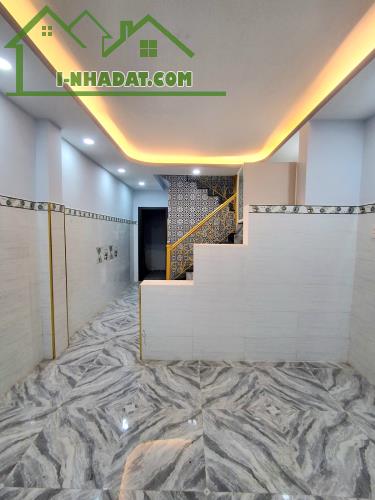 Bán Nhà 4x10m – Nhà đẹp P. Tân Sơn Nhì,T.Phú, BTCT 2 tầng, 3PN, giá dưới 4 tỷ - 1