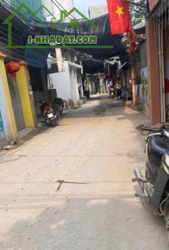 NHÀ ĐẸP LA TINH HOÀI ĐỨC. NGÕ ÔTÔ. DT 30M. 5TẦNG. MT 4.66M. 4.2 TỶ. ĐANG CẦN BÁN.