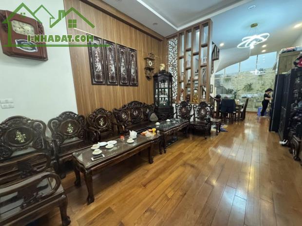 Đội Cấn – Ba Đình - Ô Tô Đỗ Cửa - 69m² x 4 tầng - MT4.3m - Giá 18 Tỷ LH: 0977658369 - 1
