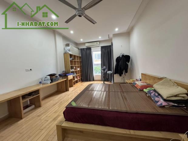 Đội Cấn – Ba Đình - Ô Tô Đỗ Cửa - 69m² x 4 tầng - MT4.3m - Giá 18 Tỷ LH: 0977658369