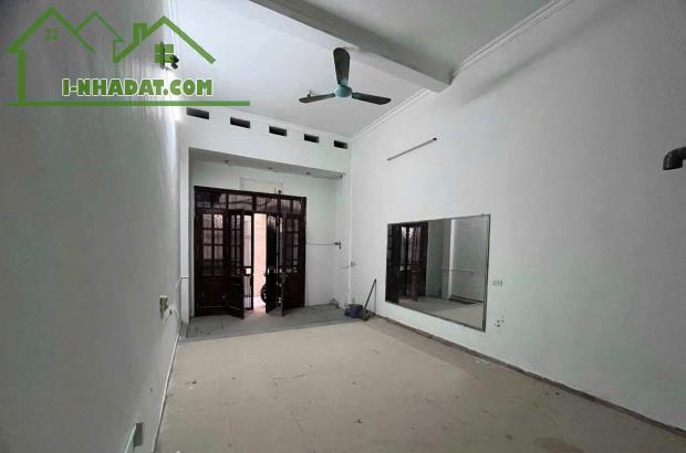 BÁN NHÀ KHƯƠNG TRUNG - 50m ra ô tô 2 mặt ngõ trước sau  giá 7,5 tỷ - 2