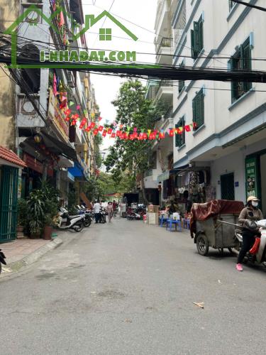 Bán nhà mặt ngõ lớn Khuất Duy Tiến, giá 15 tỷ hơn