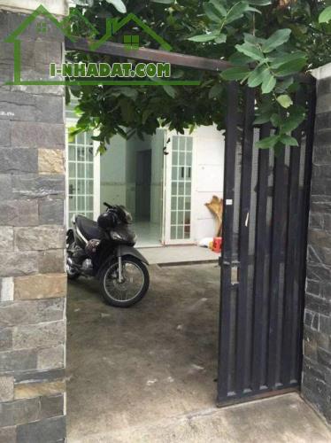 Cho thuê nhà 100m2 có 2pn đường số 9, Linh Tây - Giá 8tr/tháng, hẻm xe Hơi