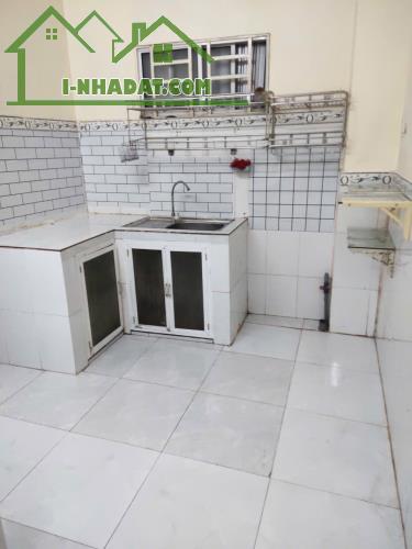 Cho thuê nhà 100m2 có 2pn đường số 9, Linh Tây - Giá 8tr/tháng, hẻm xe Hơi - 4