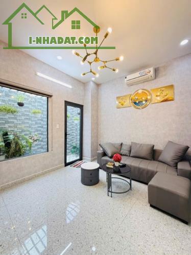 MẶT TIỀN HẺM ĐƯỜNG SỐ TÂN QUY, ÔTÔ ĐỖ CỬA, 70M2. 8,65 TỶ