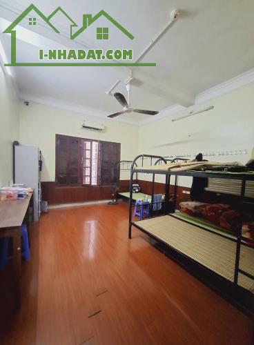 (MẶT PHỐ) Bán nhà mặt phố 415C Hoàng Quốc Việt 126mx5T MT rộng 40 tỷ xây tòa văn phòng đỉn
