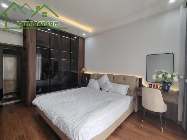 Bồ Đề - Đúng 10 nhà ra đường ô tô thông, ngõ trước nhà ô tô nhỏ - 4