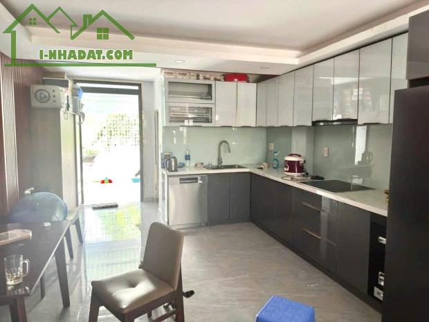 Bán nhà hẻm XH Phú Nhuận, giáp Phan Xích Long, 3 Tầng, 64m2, ngang 4.5m, chỉ 12.4 Tỷ - 2