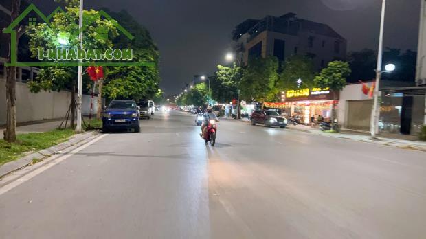 GIÁ ĐẦU TƯ, BÁN ĐẤT TẶNG NHÀ CẤP 4 NGỌC THỤY 55M, MT 6.2M, NỞ HẬU, LÔ GÓC, Ô TÔ THÔNG, KD. - 4