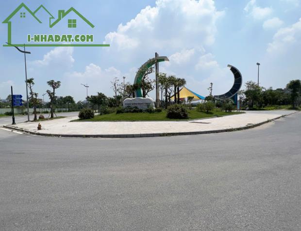 GIÁ ĐẦU TƯ, BÁN ĐẤT TẶNG NHÀ CẤP 4 GIA THƯỢNG 55M, MT 6.2M, NỞ HẬU, LÔ GÓC, Ô TÔ THÔNG, KD - 2