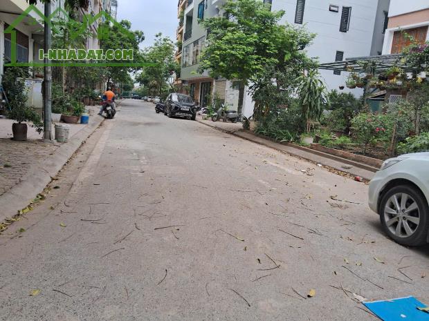 SIÊU PHẨM PHỐ CỔ LINH LONG BIÊN - THANG MÁY - FULL NỘI THẤT CAO CẤP - VỈA HÈ RỘNG - Ô TÔ T - 1