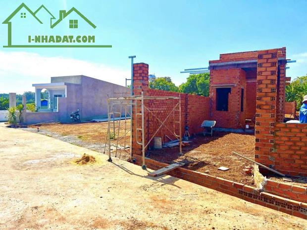 KẸT TIỀN BÁN 210M2 GẦN TRỤC QL 13, SHR CÓ SẴN T.CƯ SÁT CHỢ, TRƯỜNG HỌC. GIÁ 290TR