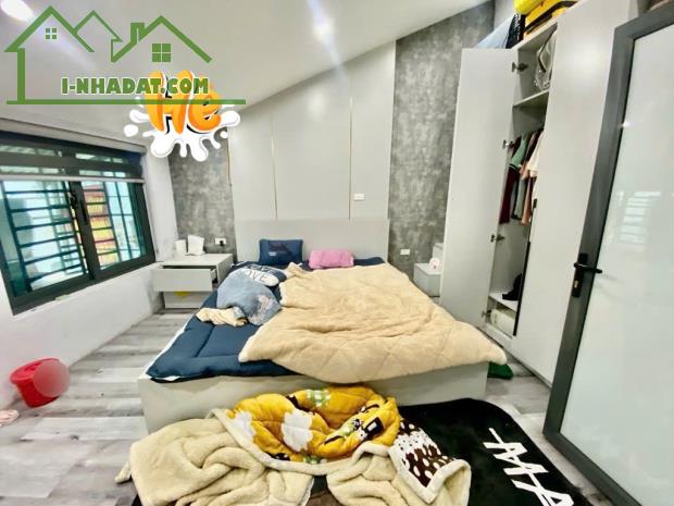 TẬP THỂ ĐẠI HỌC THƯƠNG MẠI-CẦU GIẤY-DT 40M2-950 TRIỆU-2 NGỦ-ÔTÔ ĐỖ CỔNG-KINH DOANH