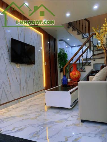 Bán nhà Phương Lưu, Vạn Mỹ, Ngô Quyền, Hải Phòng. 3 tầng, 30m2, 2,3 tỷ. Ngang 4m, d2tb - 1