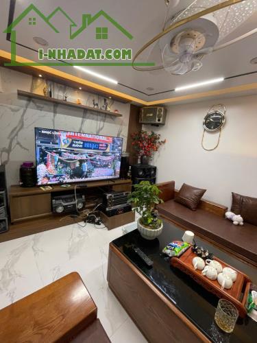 NHÀ MỚI ĐẸP NGÕ RỘNG FULL NỘI THẤT  Nguyễn Văn Cừ 43m2,5 tầng mặt tiền 3.5m, 8 tỷ Long - 1