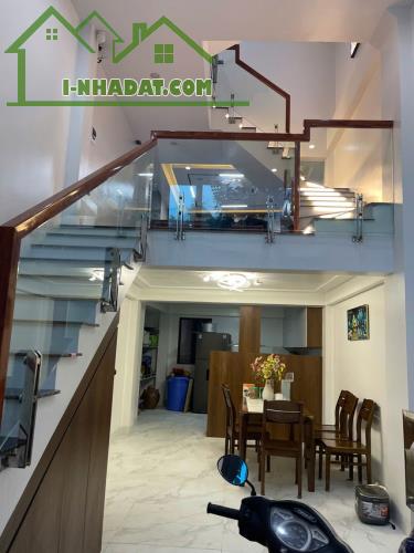 NHÀ MỚI ĐẸP NGÕ RỘNG FULL NỘI THẤT  Nguyễn Văn Cừ 43m2,5 tầng mặt tiền 3.5m, 8 tỷ Long - 2