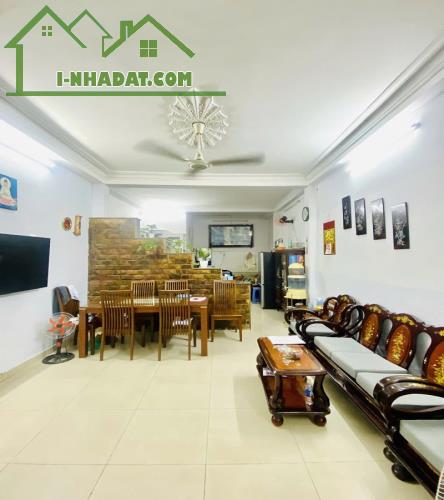 Bán nhà HXH Út Tịch, P4, Tân Bình, 81m2, 3 tầng, giá rẻ , sổ A4 - 1
