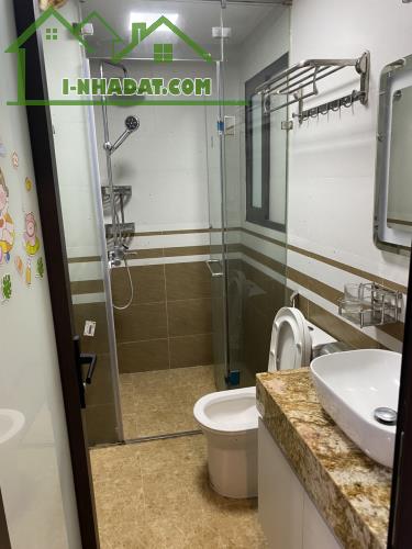 Cho thuê Căn Apartment tại ngõ 193 Trích Sài. Ban công rộng thoáng View hồ Tây. Chỉ 6.5tr - 4
