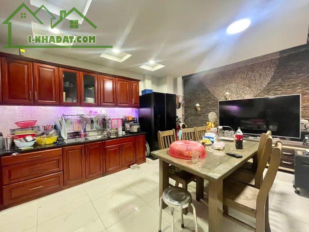 Ở NGAY! Bán Nhà Đẹp 5 Tầng Xe Hơi Thông Trần Quang Diệu, 56m2, 10 Tỷ TL
